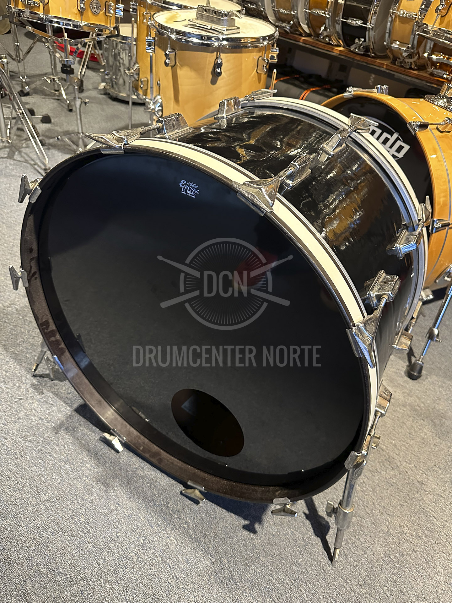 PEARL MAPLE SHELL BOMBO 24'x14' 70s